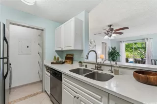 Photo #6: 202609452 Listing 