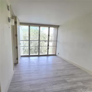 Photo #6: 202609471 Listing 