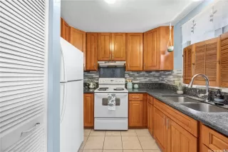 Photo #3: 202609487 Listing 