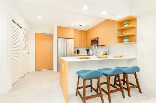 Photo #4: 202609508 Listing 