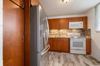 Photo #5: 202609561 Listing 