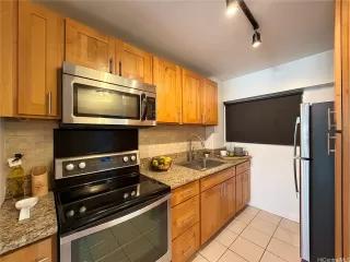 Photo #3: 202609573 Listing 