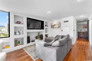 Photo #2: 202609620 Listing 