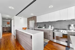 Photo #5: 202609620 Listing 
