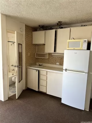 Photo #6: 202609668 Listing 