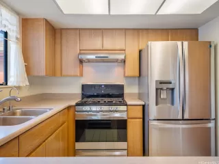Photo #5: 202609717 Listing 