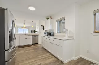 Photo #5: 202609803 Listing 