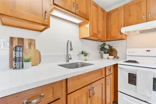 Photo #5: 202609811 Listing 