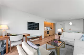Photo #6: 202609817 Listing 