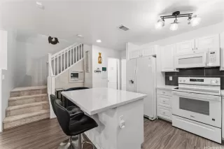 Photo #6: 202609826 Listing 