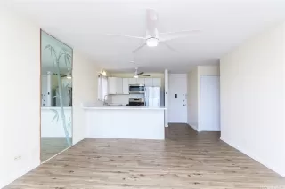 Photo #5: 202609844 Listing 