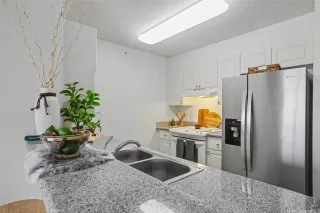 Photo #4: 202609857 Listing 