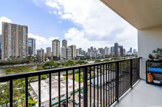 Photo #4: 202609876 Listing 