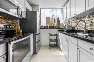 Photo #6: 202609876 Listing 