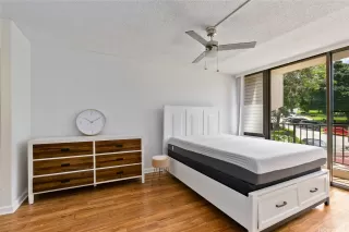 Photo #5: 202609899 Listing 