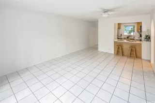 Photo #6: 202609902 Listing 