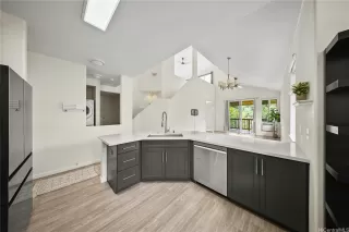 Photo #4: 202609916 Listing 