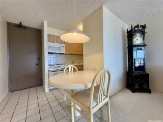 Photo #3: 202609958 Listing 