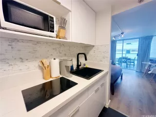 Photo #4: 202609961 Listing 