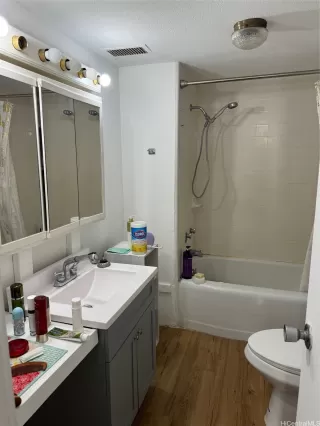 Photo #5: 202609966 Listing 