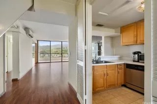 Photo #2: 202609979 Listing 