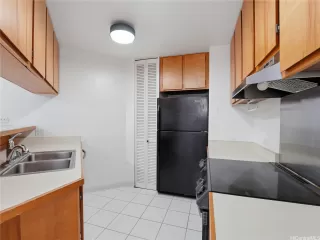 Photo #4: 202609990 Listing 