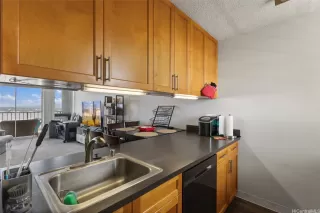 Photo #6: 202609994 Listing 
