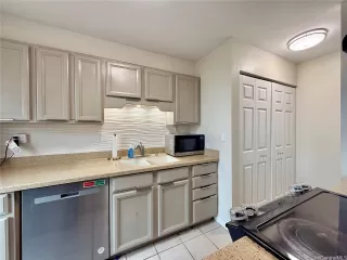 Photo #5: 202610004 Listing 