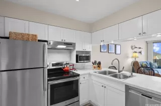 Photo #5: 202610029 Listing 