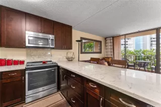 Photo #3: 202610066 Listing 
