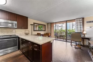 Photo #4: 202610066 Listing 