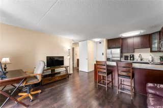 Photo #5: 202610066 Listing 