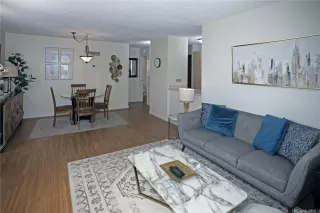 Photo #6: 202610075 Listing 