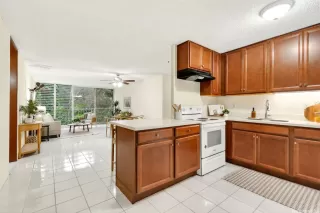 Photo #6: 202610091 Listing 