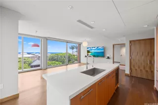 Photo #5: 202610094 Listing 