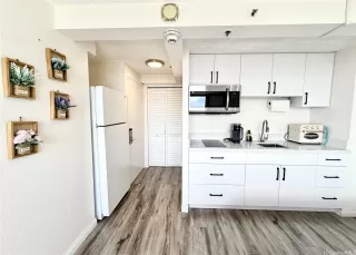 Photo #2: 202610096 Listing 