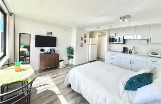 Photo #3: 202610096 Listing 