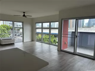 Photo #4: 202610103 Listing 