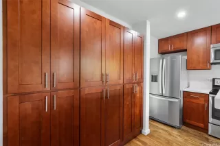 Photo #5: 202610139 Listing 