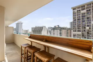 Photo #6: 202610143 Listing 
