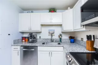 Photo #6: 202610196 Listing 