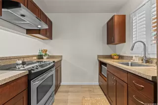 Photo #5: 202610228 Listing 