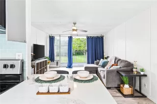 Photo #3: 202610277 Listing 