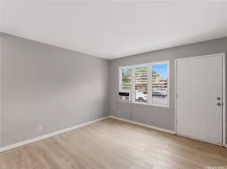 Photo #5: 202610278 Listing 