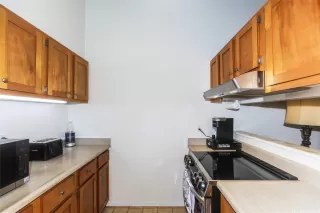 Photo #5: 202610285 Listing 