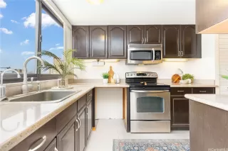 Photo #6: 202610293 Listing 