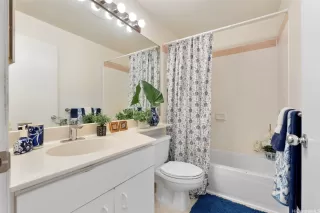 Photo #5: 202610327 Listing 