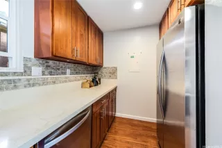 Photo #6: 202610328 Listing 