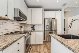 Photo #3: 202610335 Listing 