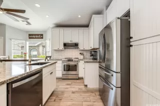 Photo #4: 202610335 Listing 